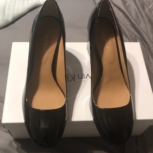 Calvin Klein Cirilla Patent Leather - Picture 2 of 4